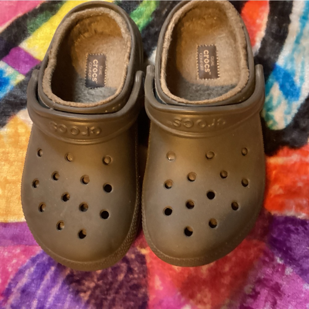 CROCS Women’s Brown lined Crocs